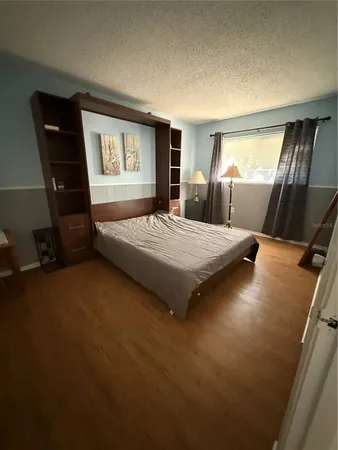 $2,700 | 819 South Gondola Drive, Venice, FL 34293