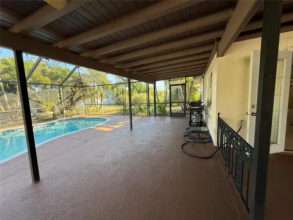 $2,700 | 819 South Gondola Drive, Venice, FL 34293