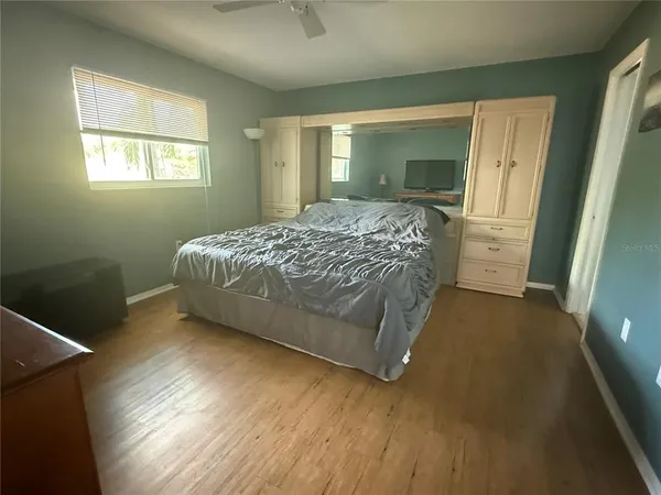 $2,700 | 819 South Gondola Drive, Venice, FL 34293