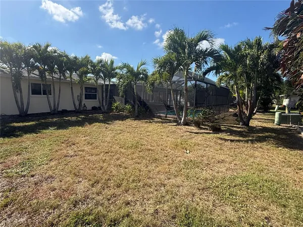 $2,700 | 819 South Gondola Drive, Venice, FL 34293