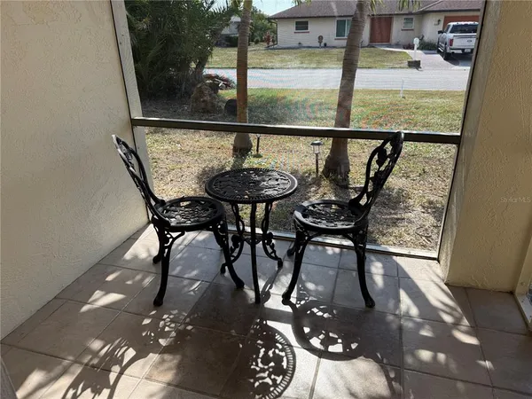 $2,700 | 819 South Gondola Drive, Venice, FL 34293