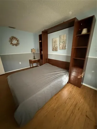 $2,700 | 819 South Gondola Drive, Venice, FL 34293