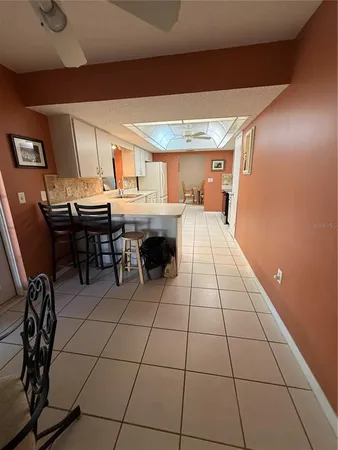 $2,700 | 819 South Gondola Drive, Venice, FL 34293
