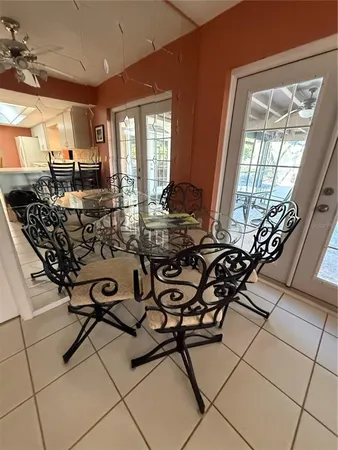 $2,700 | 819 South Gondola Drive, Venice, FL 34293