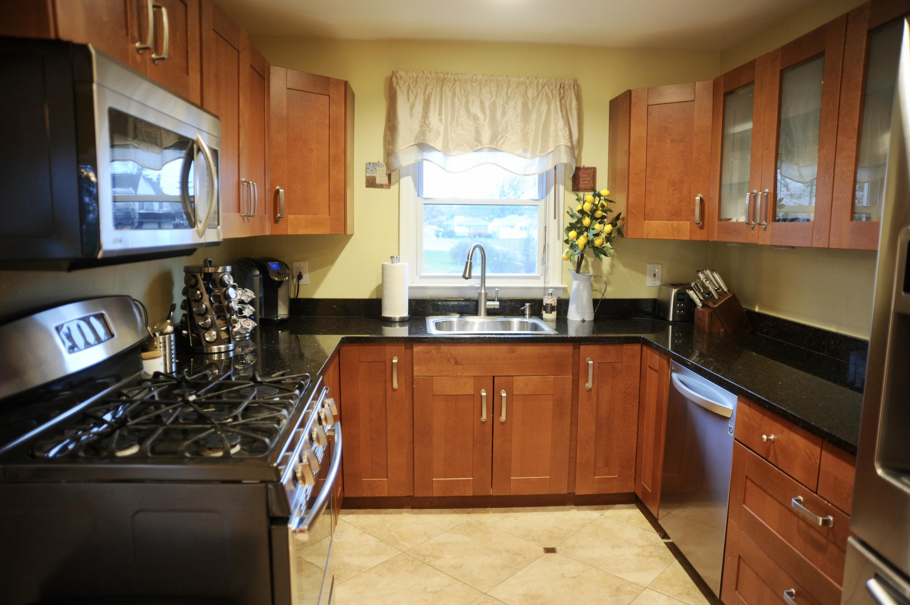 205 Wakefield Road Neptune Township, NJ 07753 - Photo 13 of 33 DSC_3009