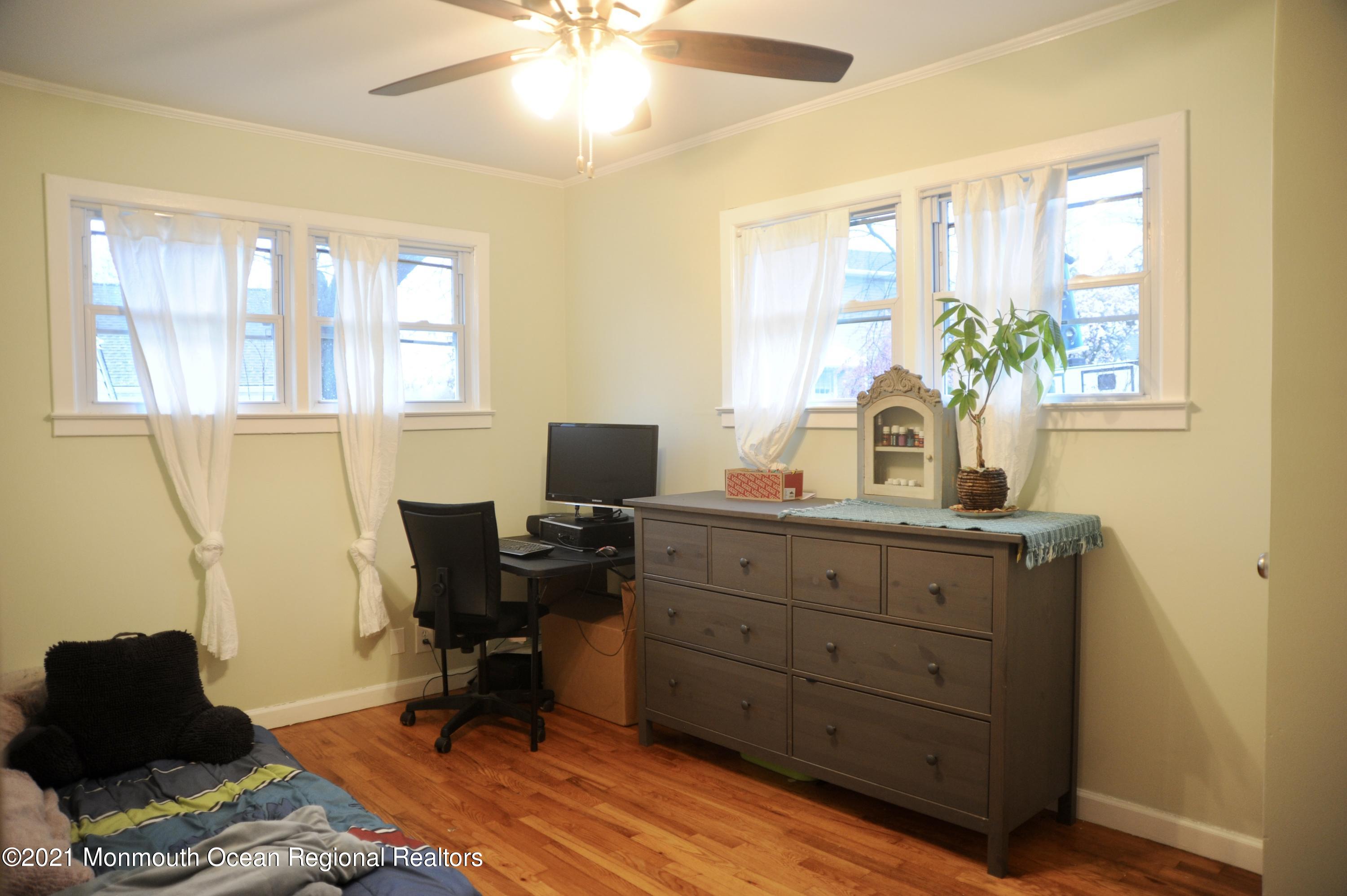 205 Wakefield Road Neptune Township, NJ 07753 - Photo 22 of 33 DSC_2986