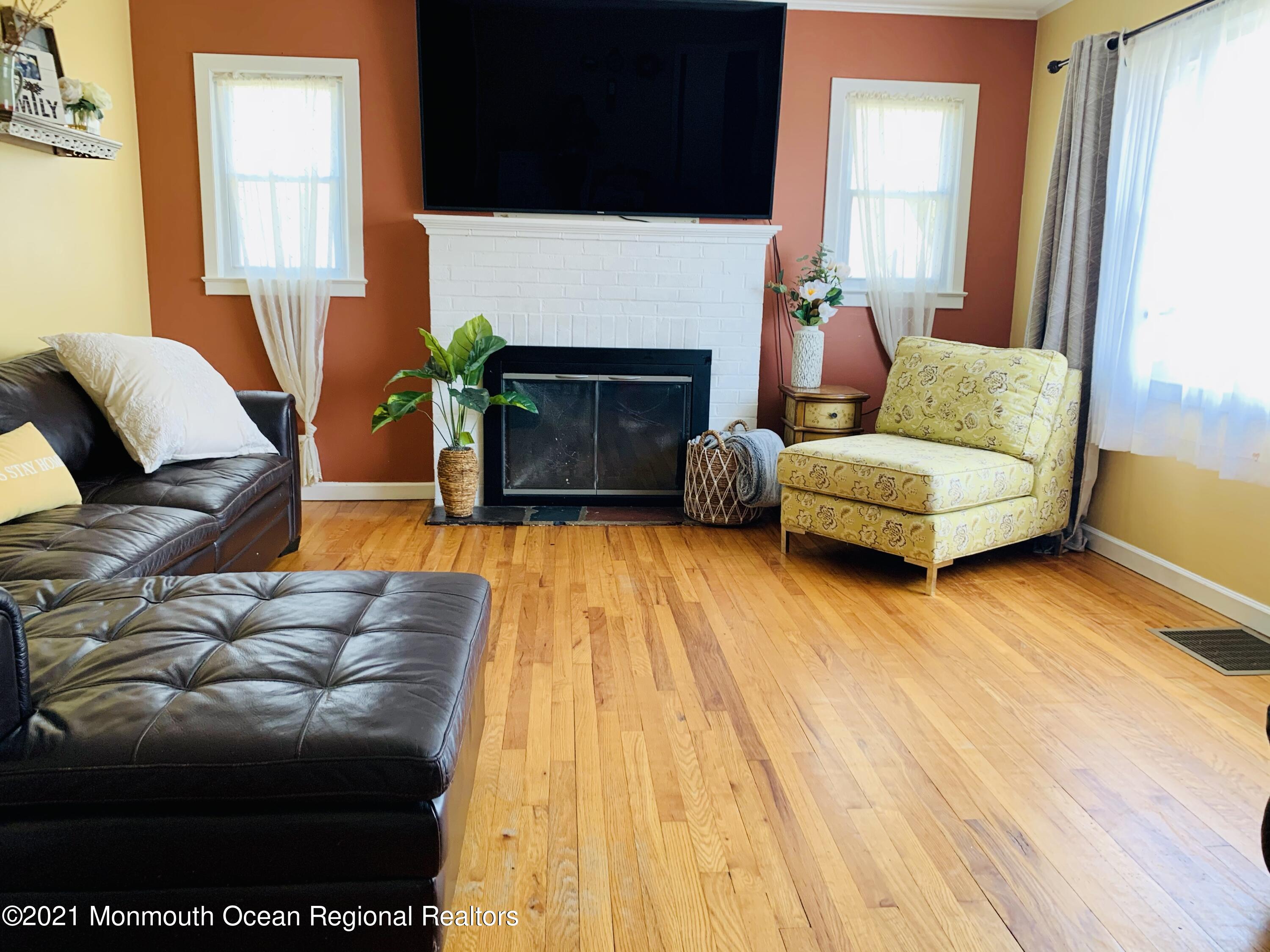 205 Wakefield Road Neptune Township, NJ 07753 - Photo 4 of 33 IMG_7278