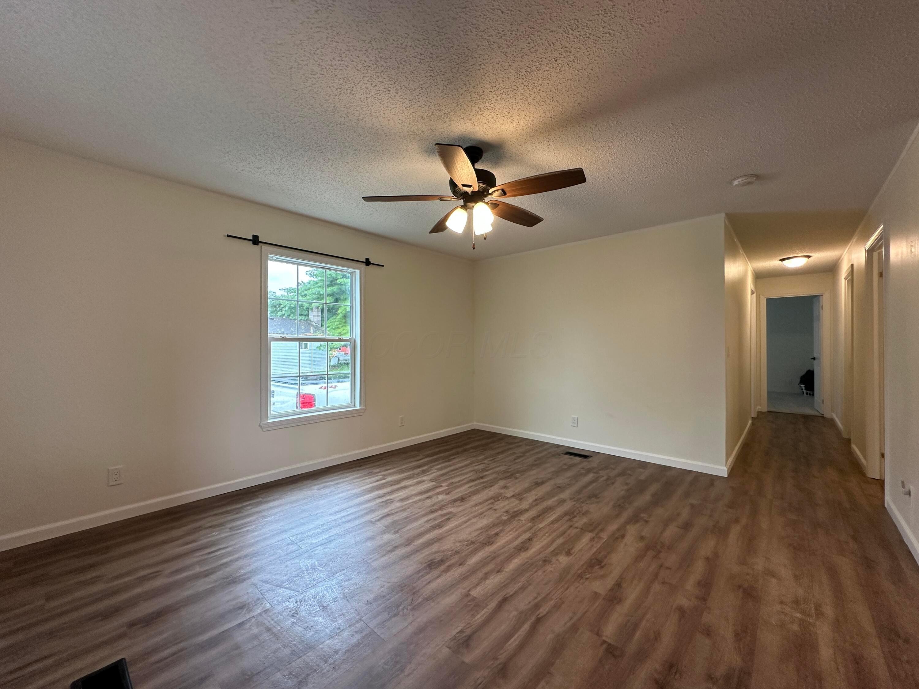 29947 Jackson Road Kingston, OH 45644 - Photo 12 of 33 Living Room