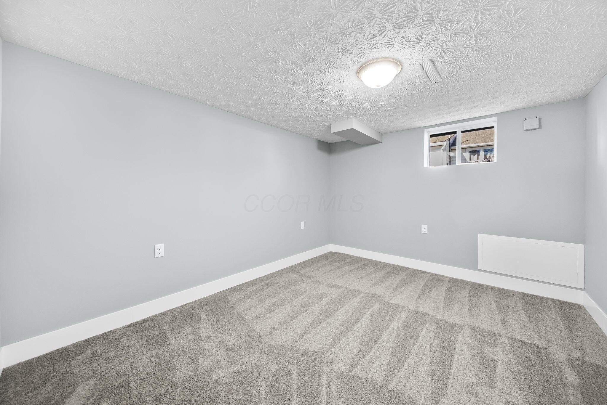 1885 Case Road Columbus, OH 43224 - Photo 29 of 63