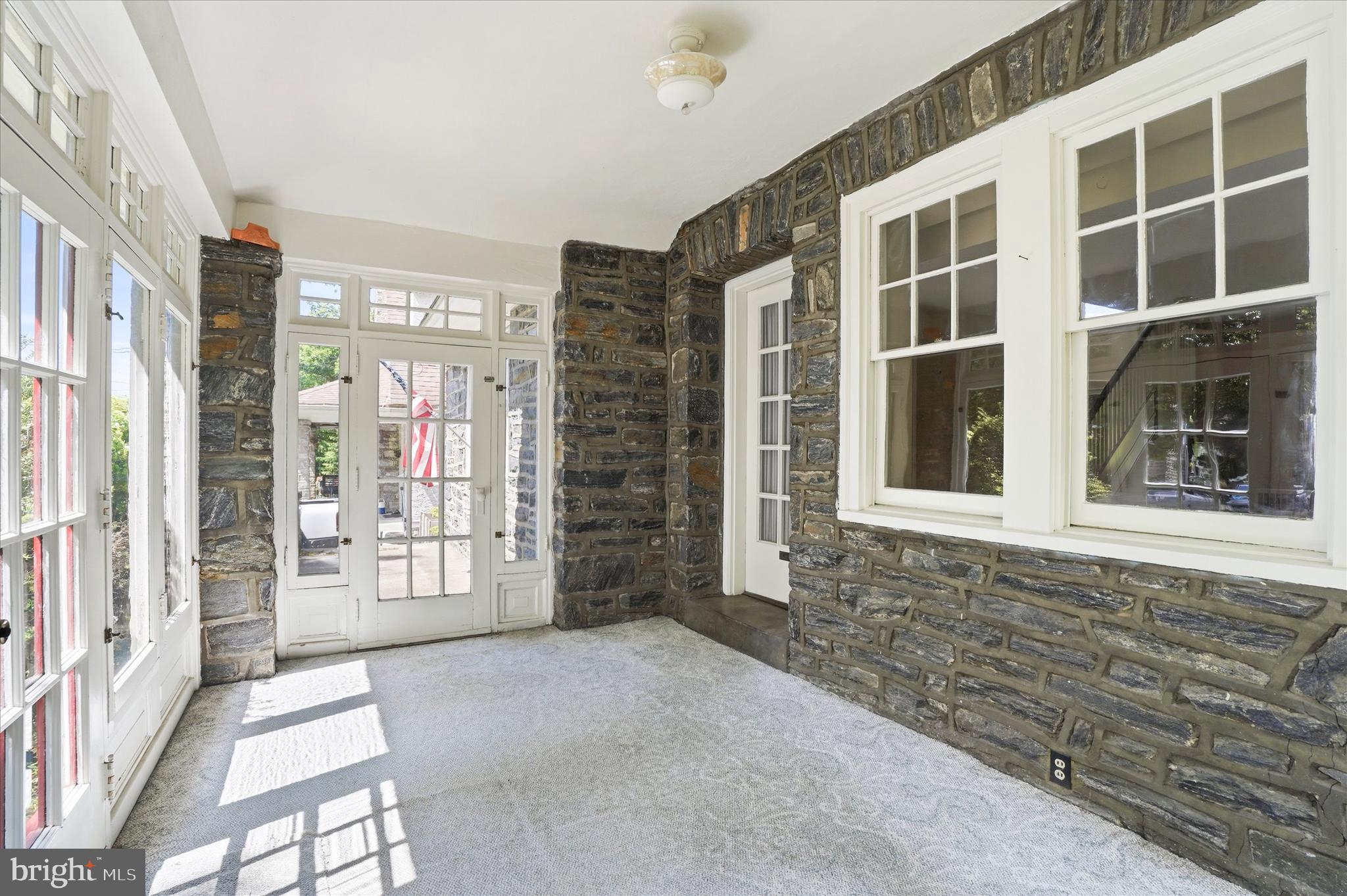 112 Strathmore Road Havertown, PA 19083 - Photo 5 of 38