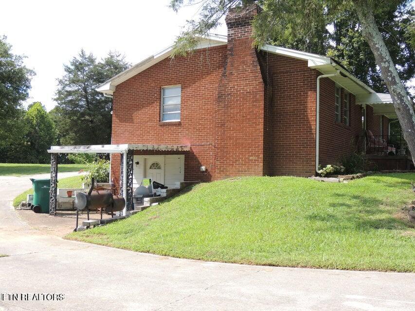 3227 George Light Road Knoxville, TN 37931 - Photo 4 of 24 Left basement opening