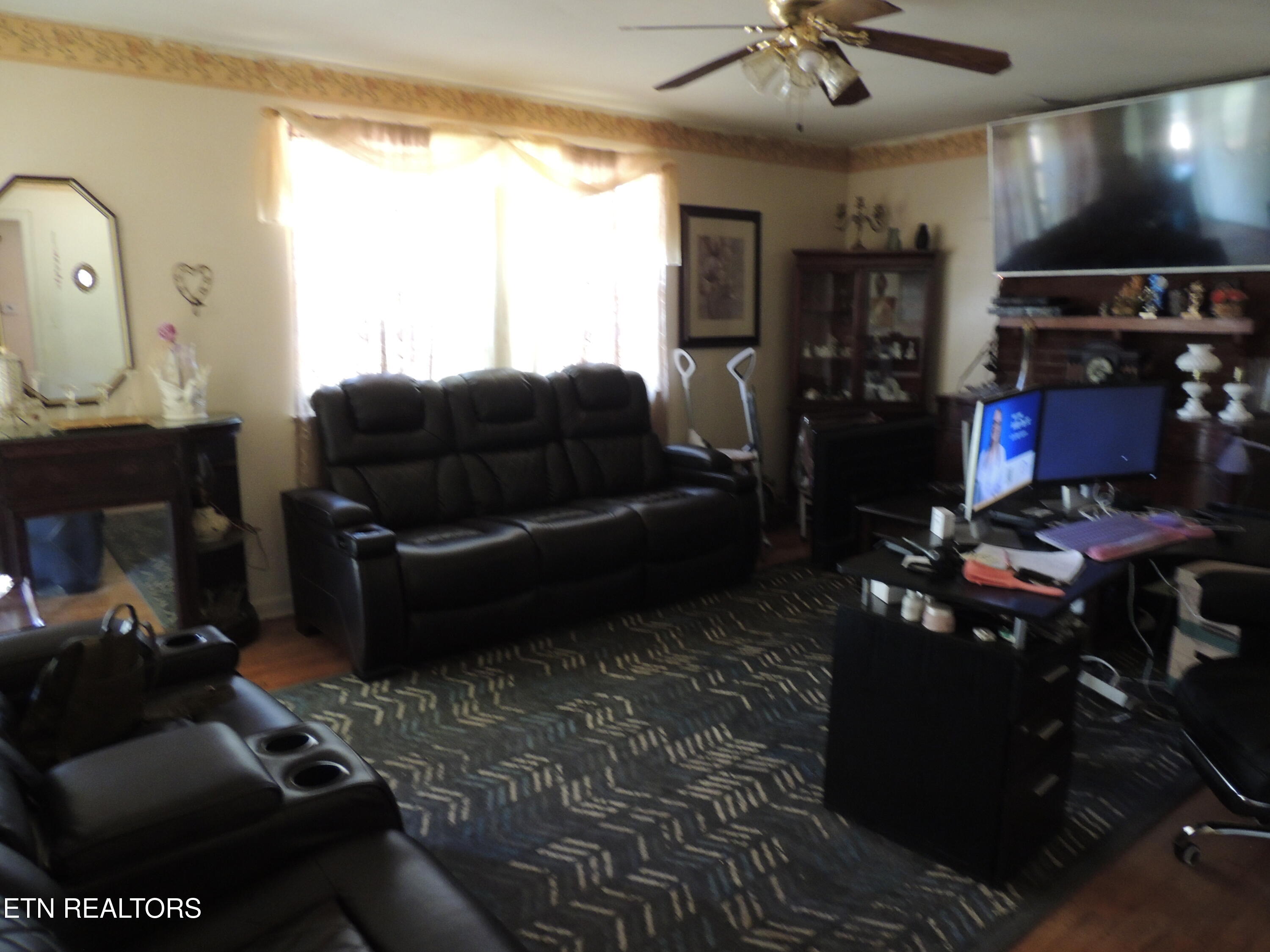 3227 George Light Road Knoxville, TN 37931 - Photo 10 of 24 Living Room