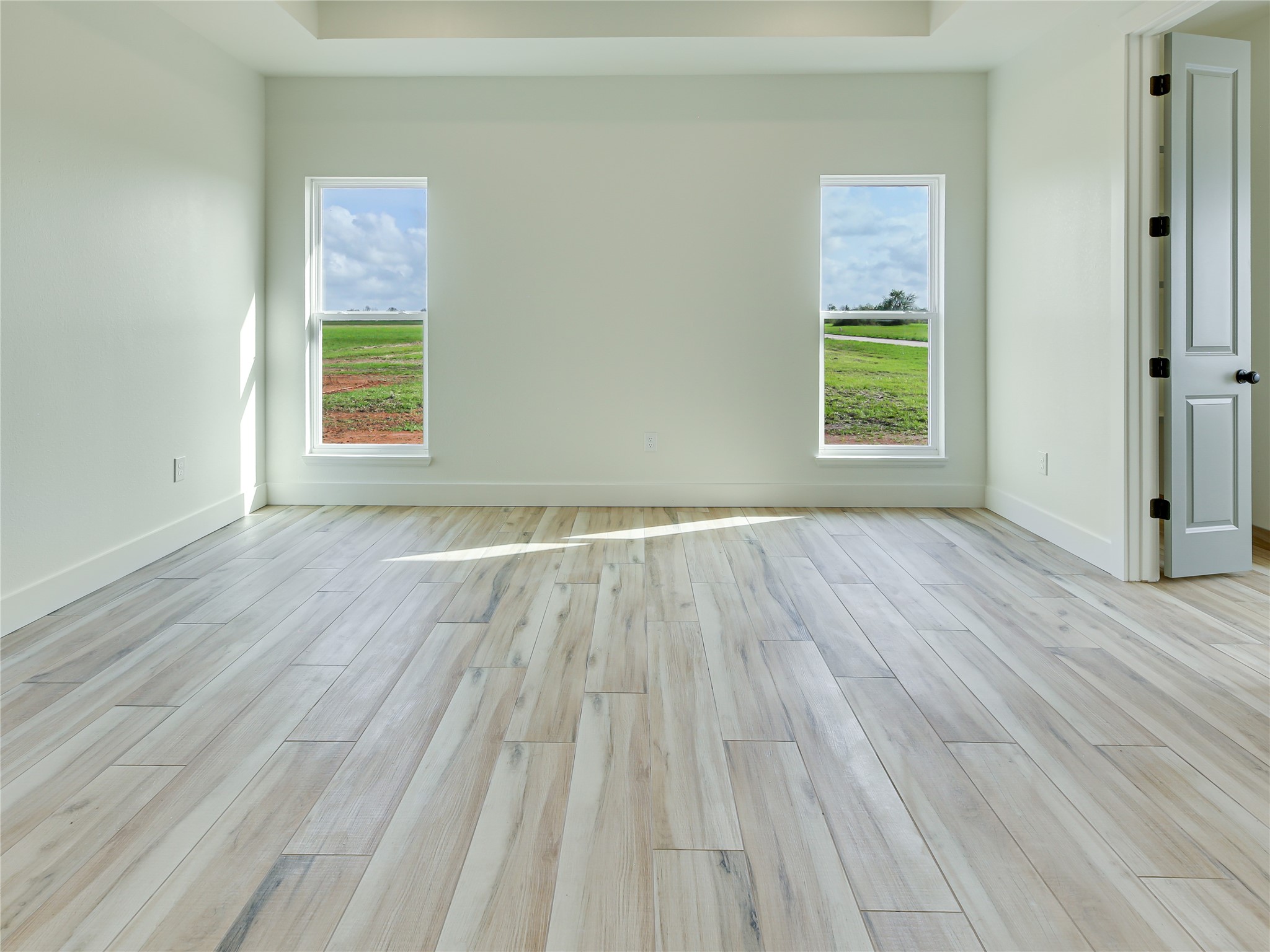 643 Chuckwagon Trail Angleton, TX 77515 - Photo 18 of 37 Master Bedroom