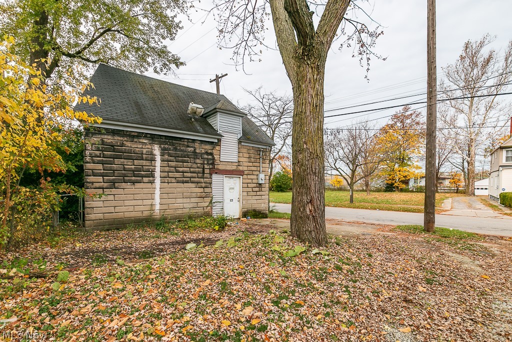 15416 Saranac Road Cleveland, OH 44110 - Photo 23 of 47
