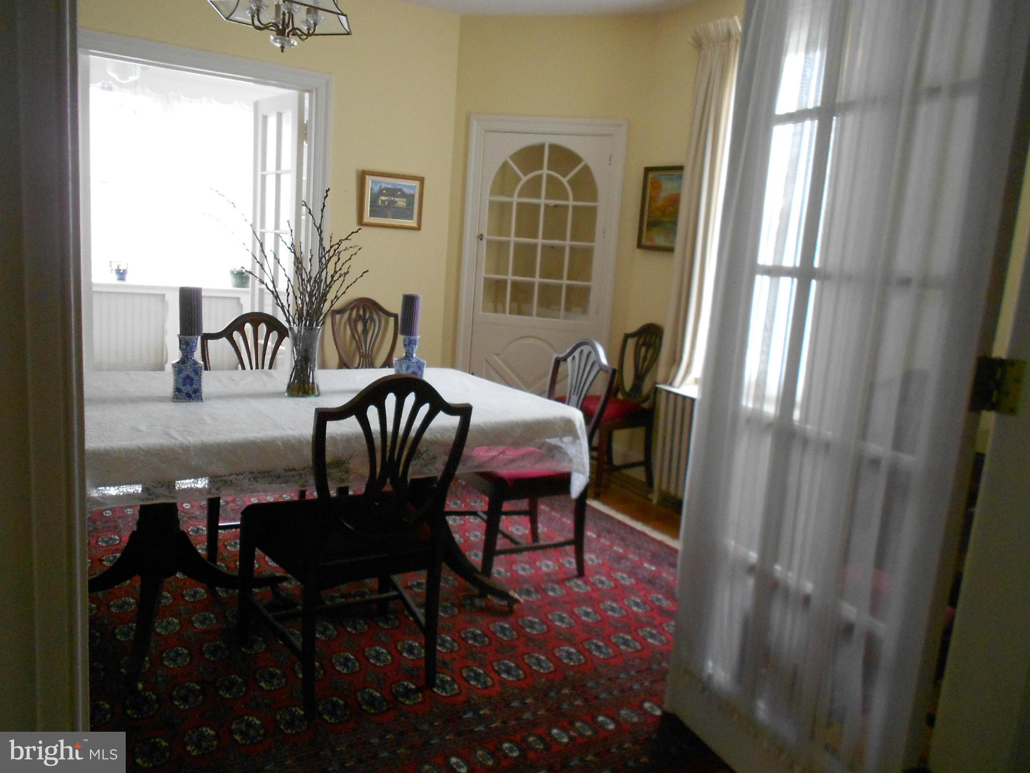 5111 Brook Green Road Baltimore, MD 21229 - Photo 5 of 23 Dining Room