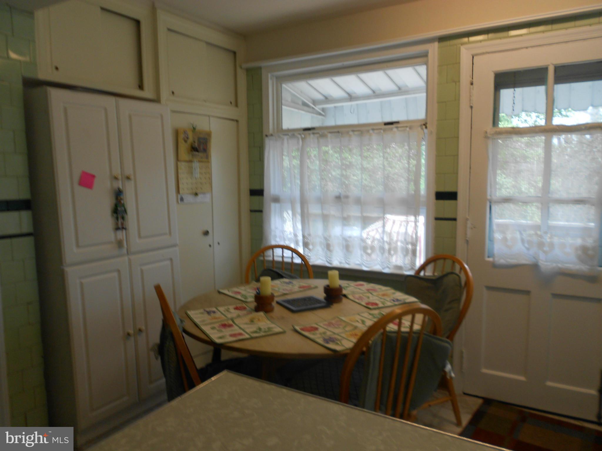 5111 Brook Green Road Baltimore, MD 21229 - Photo 10 of 23 Kitchen