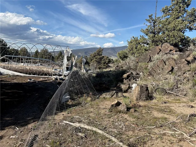 a view of a sky view