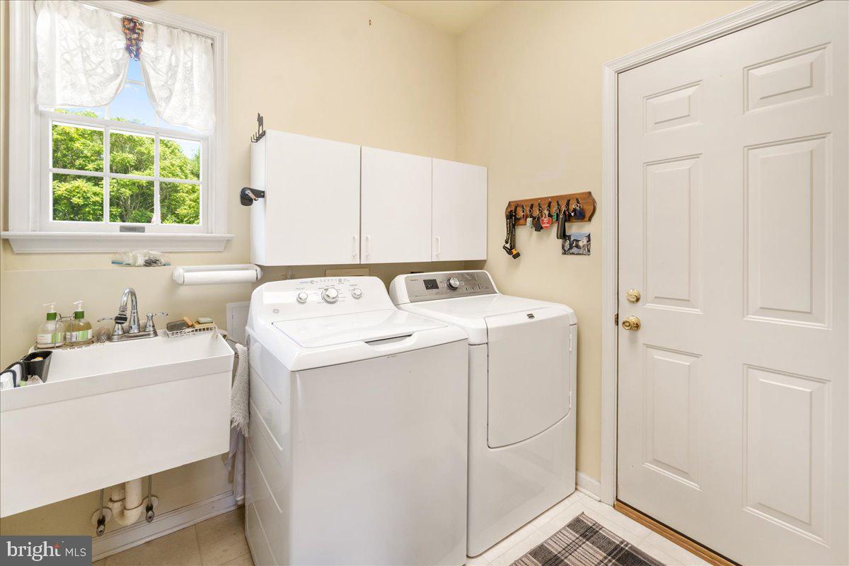 5751 Mountville Road Adamstown, MD 21710 - Photo 40 of 72 Mud/laundry room off the 2 car attached garage