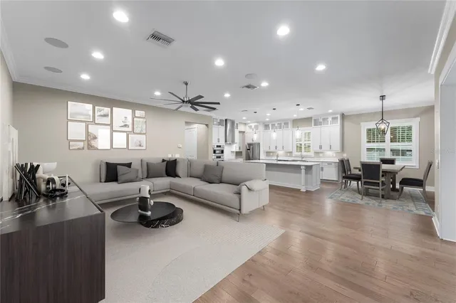 $1,359,000 | 3611 West Royal Palm Circle, Tampa, FL 33629