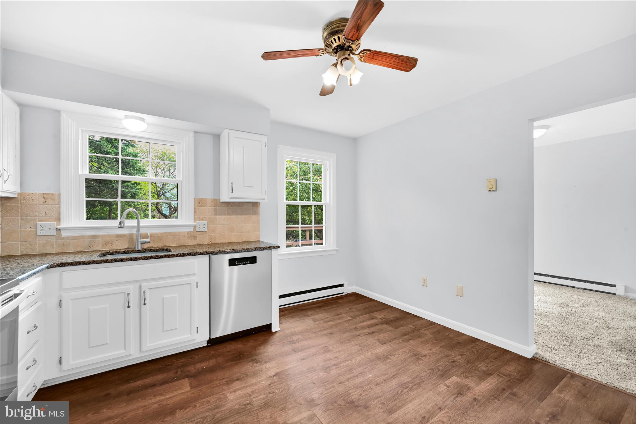 433 Springfield Court Lititz, PA 17543 - Photo 13 of 36 Kitchen