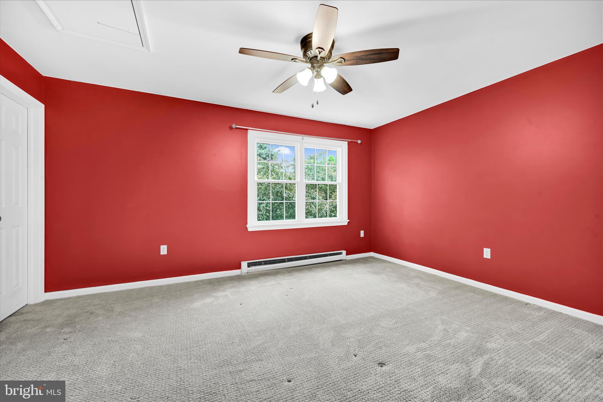 433 Springfield Court Lititz, PA 17543 - Photo 15 of 36 Primary Bedroom