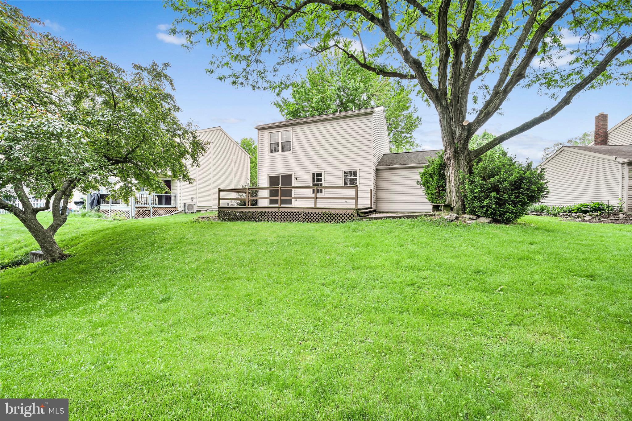 433 Springfield Court Lititz, PA 17543 - Photo 27 of 36 Exterior Back