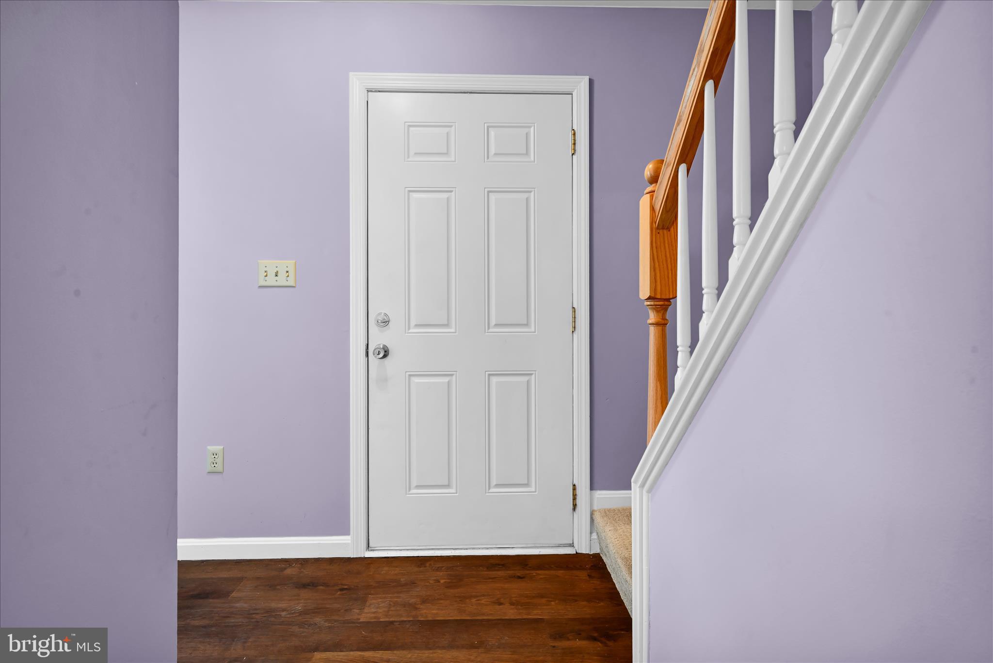 433 Springfield Court Lititz, PA 17543 - Photo 5 of 36 Foyer