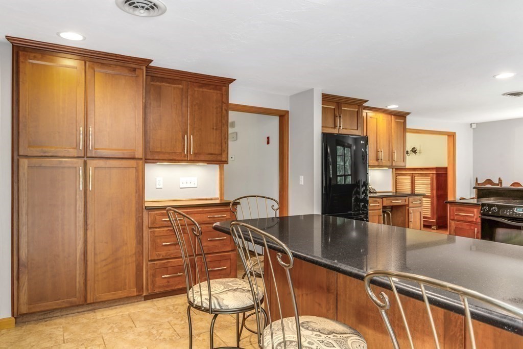 69 Prospect Street Franklin, MA 02038 - Photo 9 of 42 Gallery Image 9