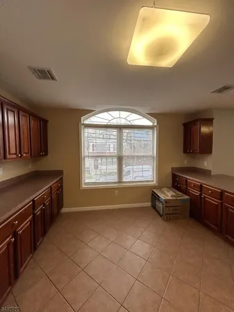 $2,800 | 150 Orange Street, Bloomfield, NJ 07003