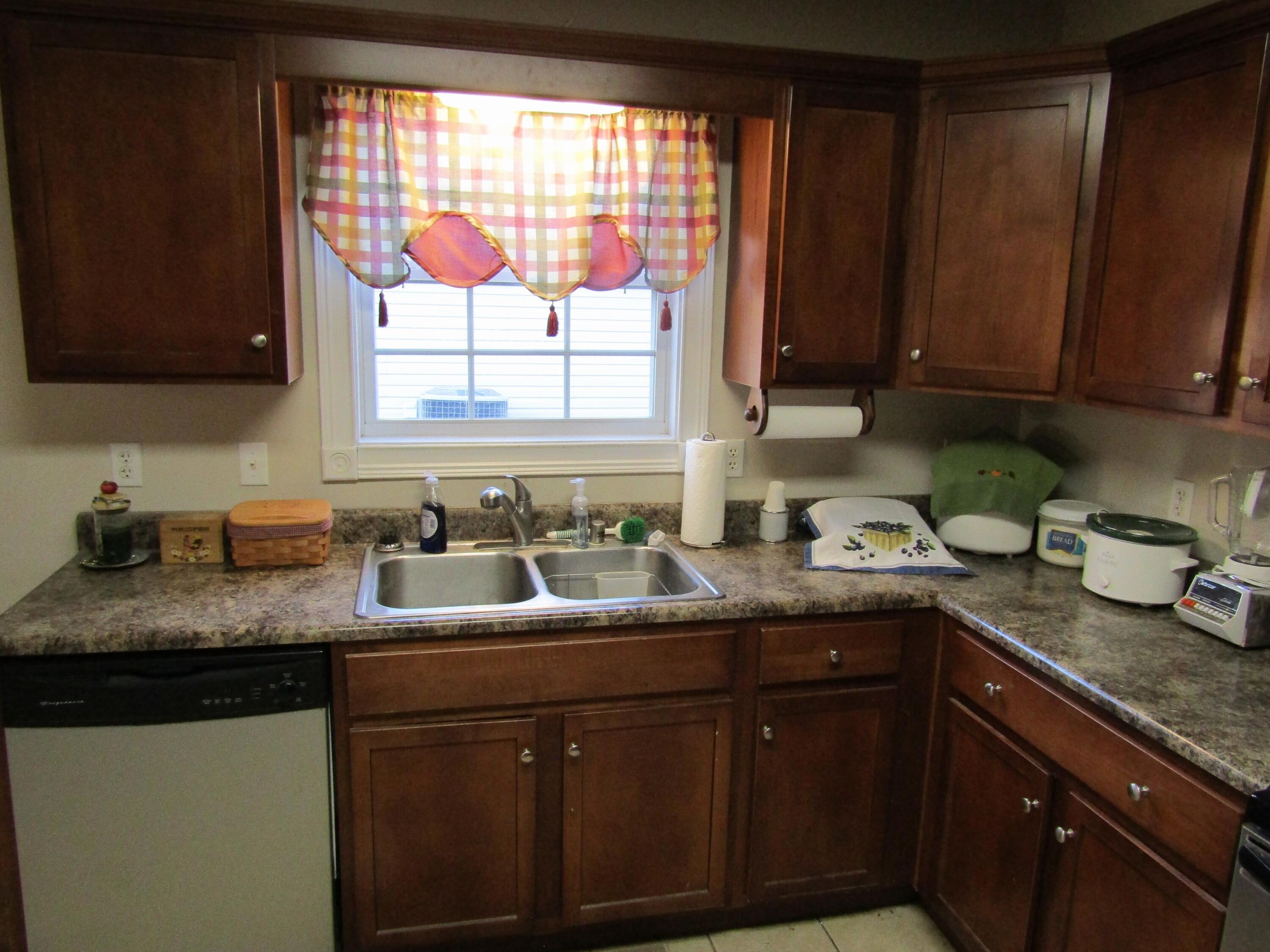 793 Red House Road Richmond, KY 40475 - Photo 16 of 28 kitchen left