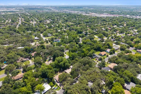 $395,000 | 1110 Hollybluff Street, Austin, TX 78753