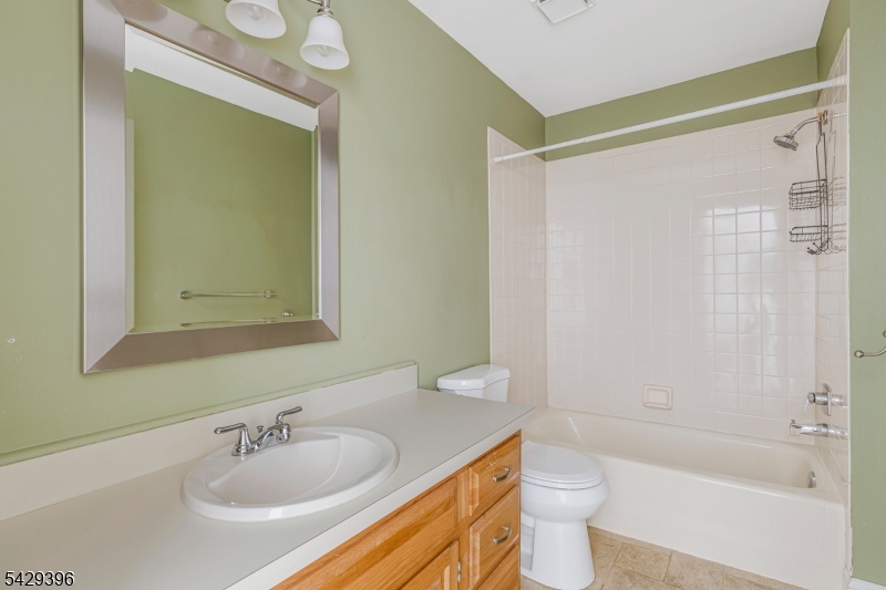 44 Spruce Court Bedminster, NJ 07921 - Photo 28 of 32