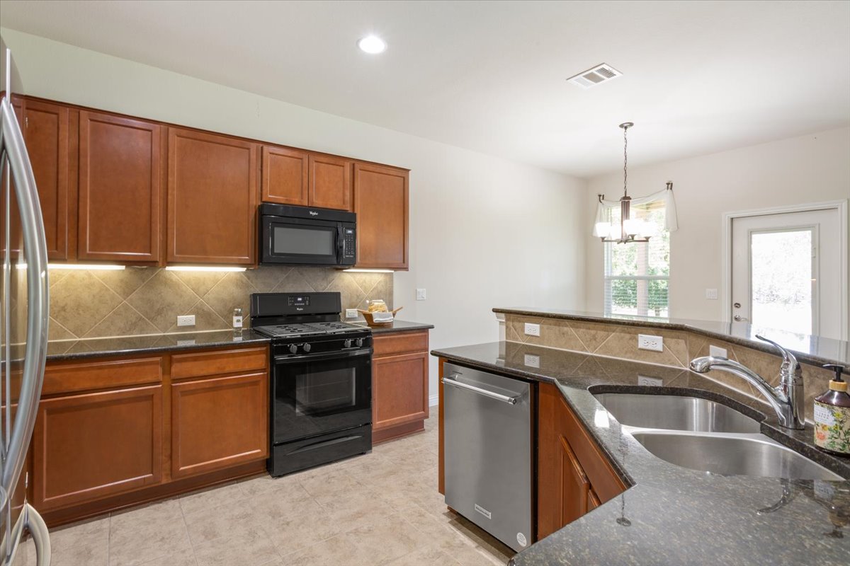 220 Coffee Mill Creek Road Georgetown, TX 78633 - Photo 14 of 36