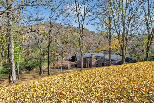 $2,800,000 | 4353 Chickering Lane, Nashville, TN 37215