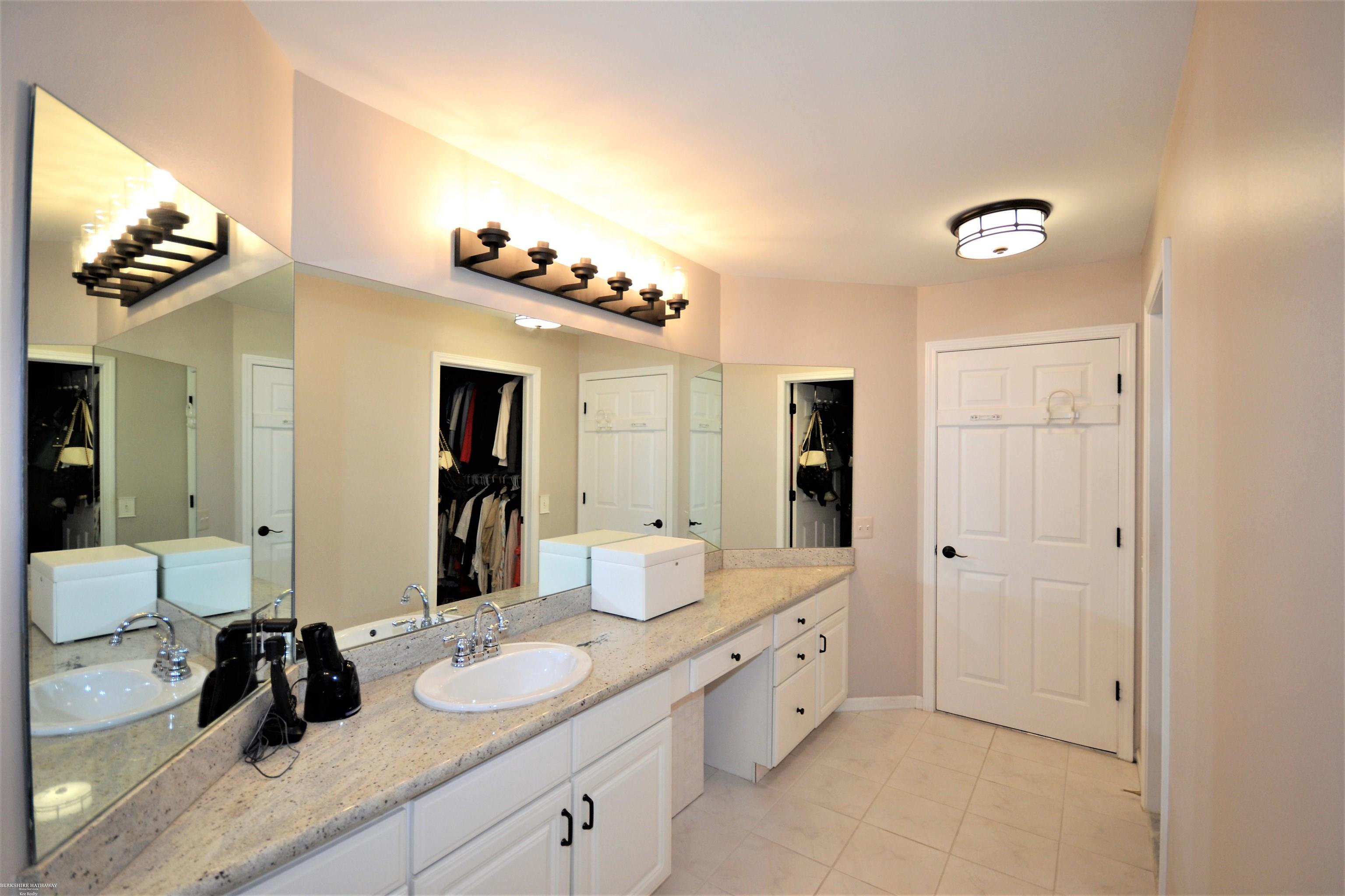 1813 Fox Run Rochester Hills, MI 48306 - Photo 55 of 68