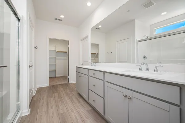 a view of an empty walk in closet