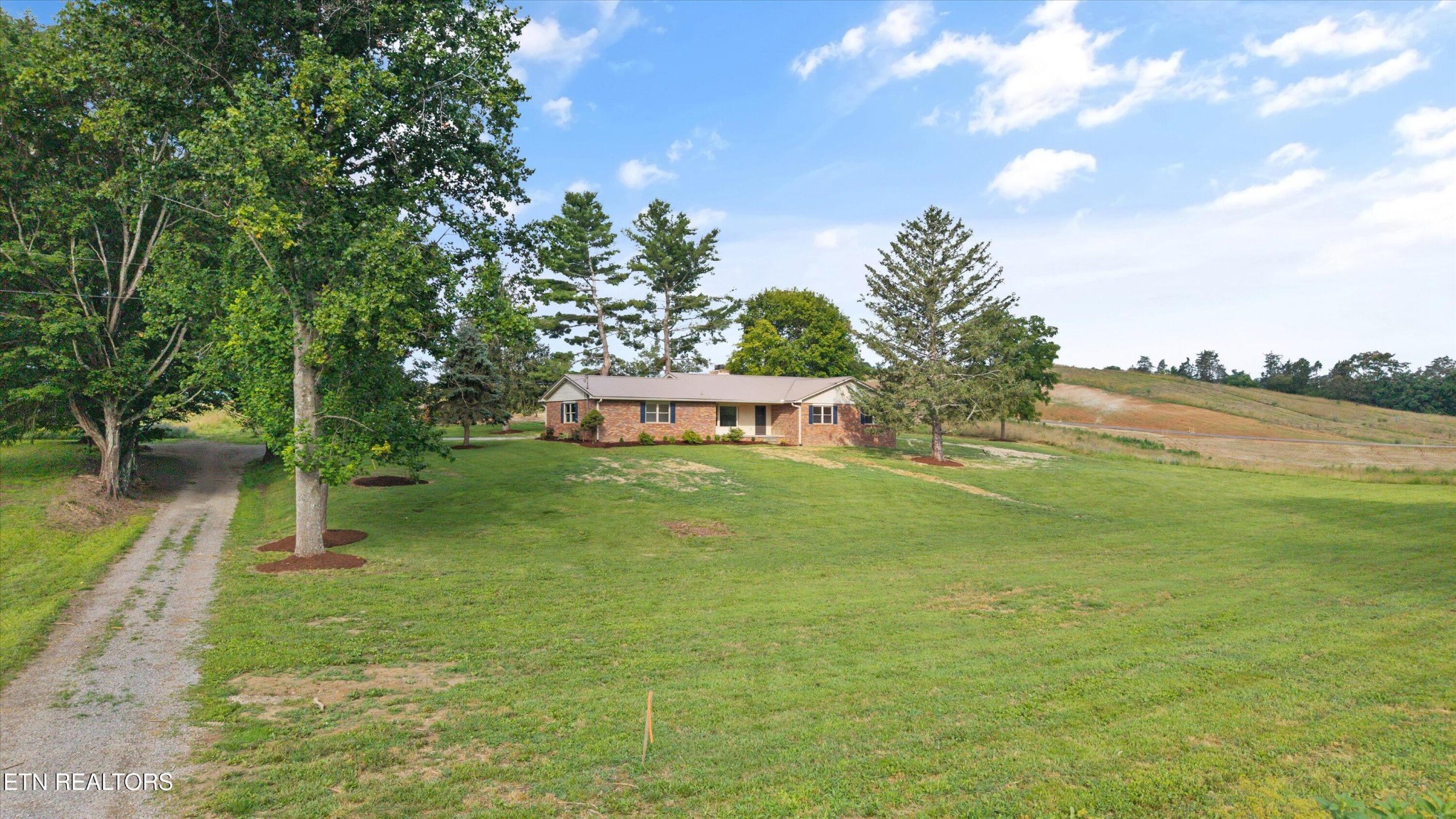 1701 Talbott-Kansas Road Dandridge, TN 37725 - Photo 4 of 39