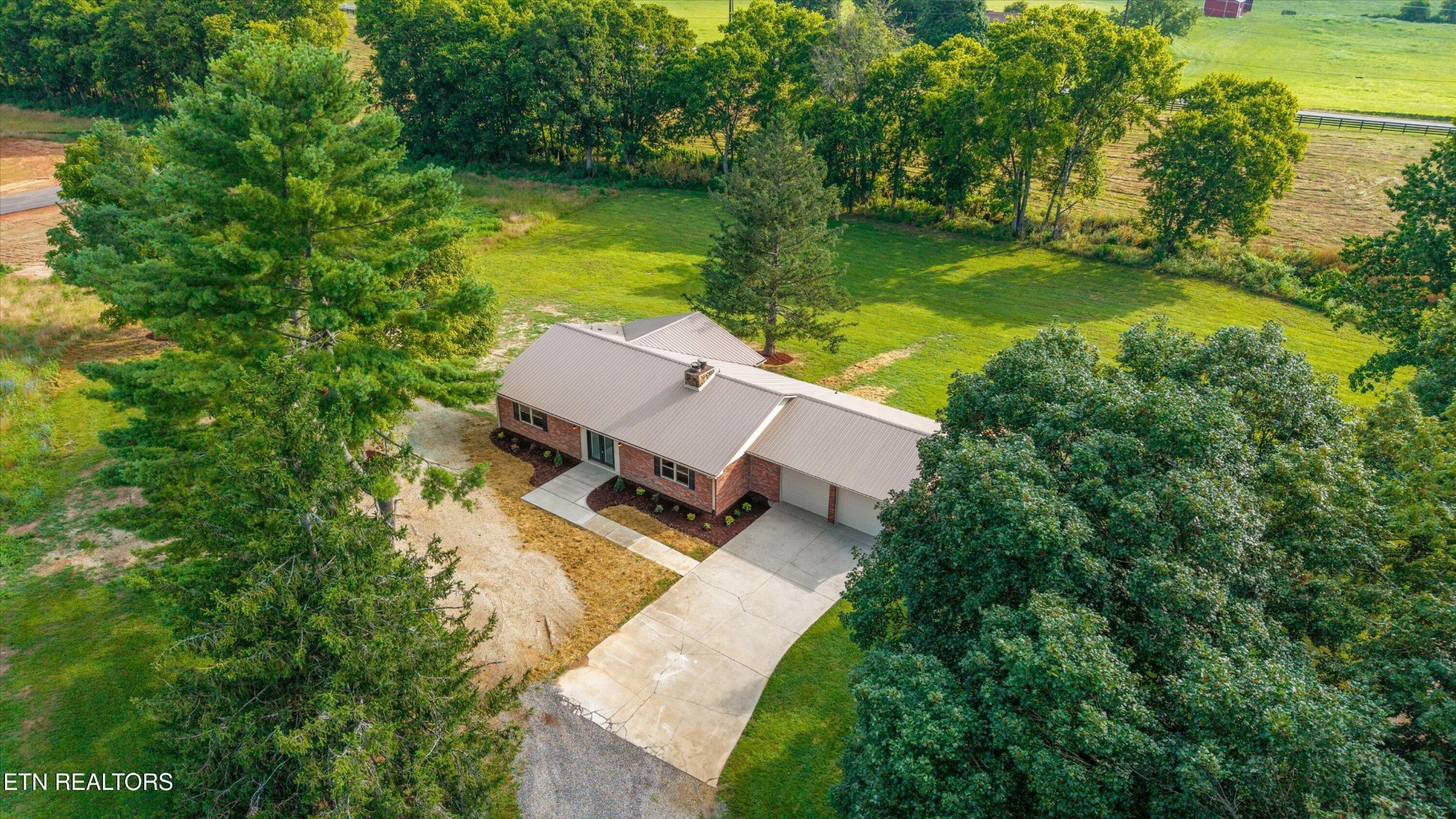 1701 Talbott-Kansas Road Dandridge, TN 37725 - Photo 8 of 39
