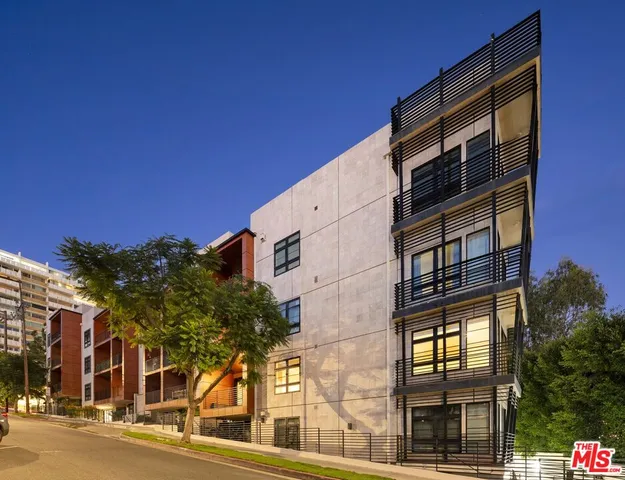 $1,449,999 | 8788 Shoreham Drive, Unit 23, West Hollywood, CA 90069