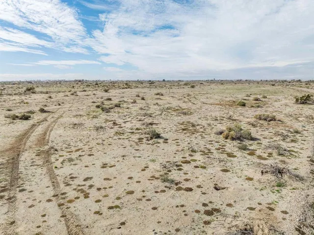 $9,000 | 1071 Sea Wind Avenue, Thermal, CA 92274