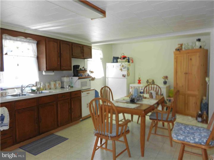 81 Station Road Leesburg, NJ 08327 - Photo 4 of 25