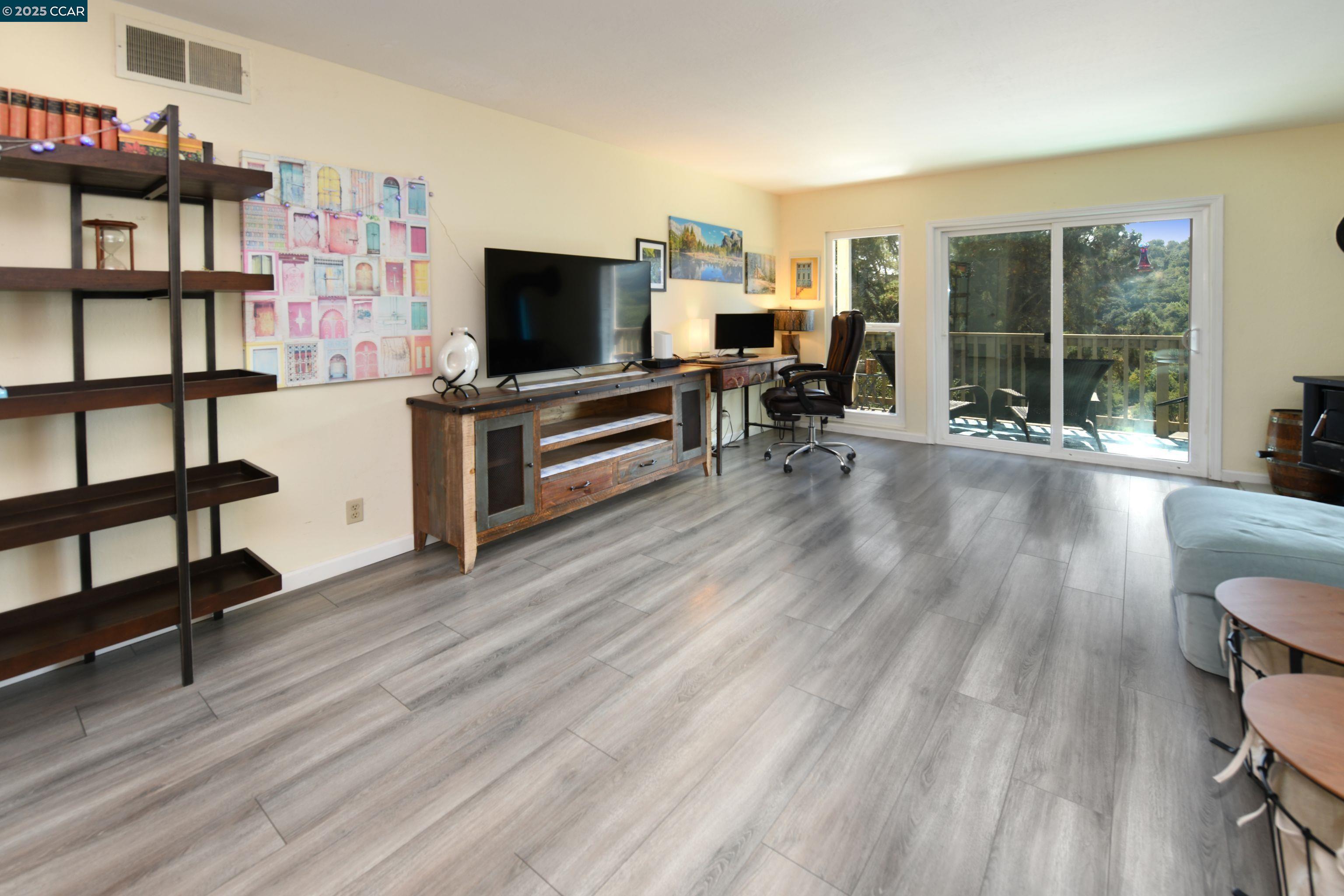 1984 Ascot Drive, Unit C Moraga, CA 94556 - Photo 2 of 36