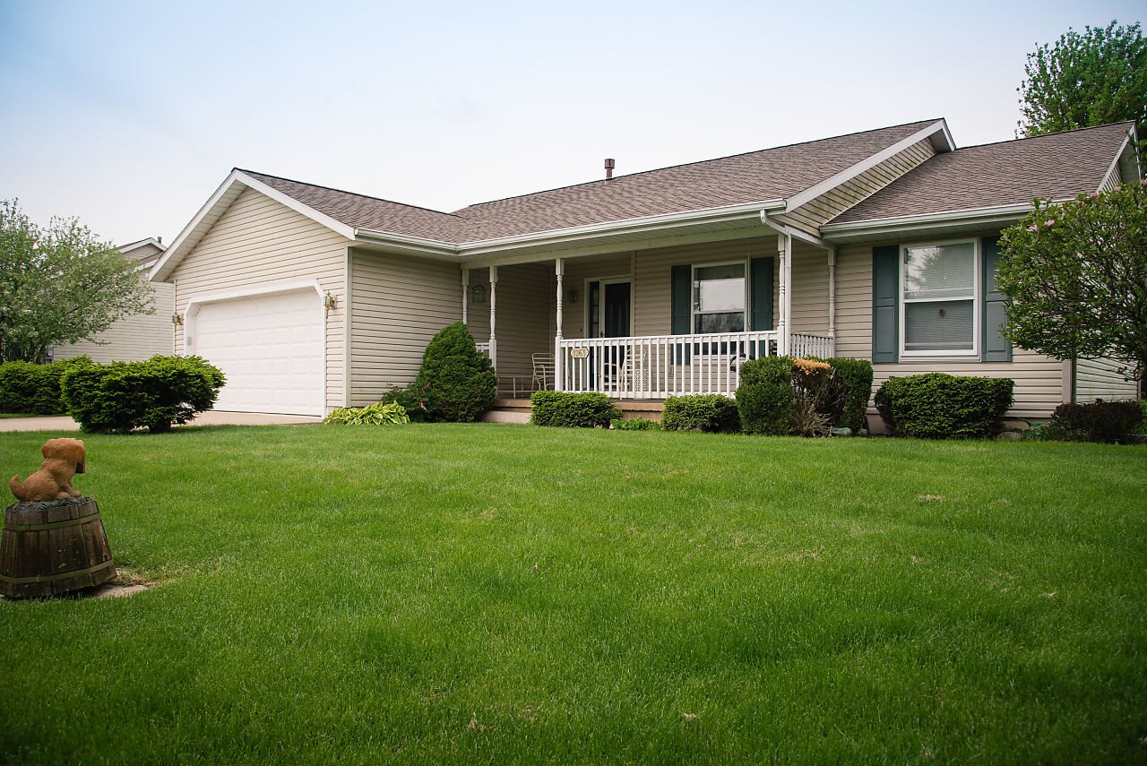 1263 North Riverwood Ranch Road Warsaw, IN 46580 - Photo 1 of 36 Gallery Image 1