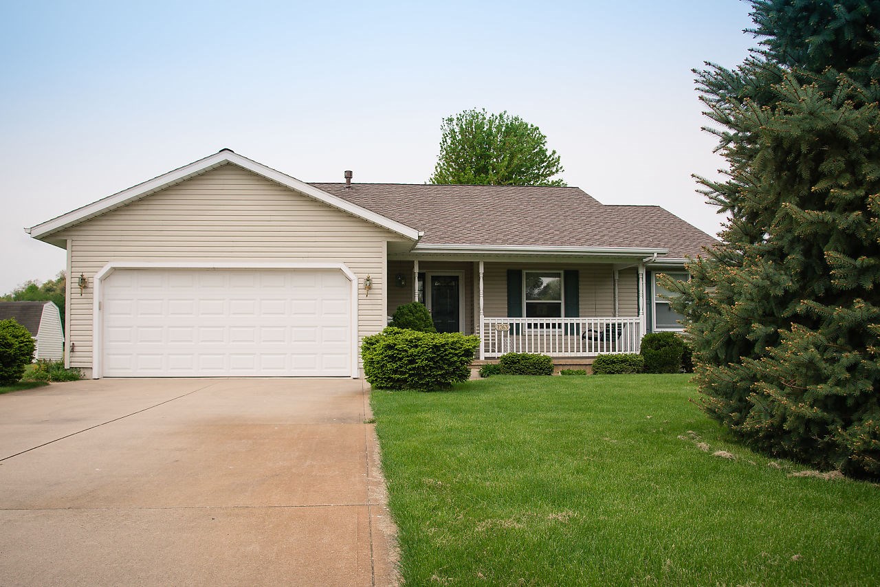 1263 North Riverwood Ranch Road Warsaw, IN 46580 - Photo 2 of 36 Gallery Image 2