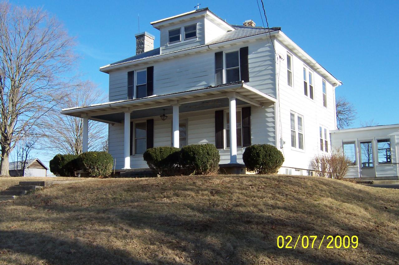 2 Rt Lewisburg, WV 24901 - Photo 1 of 6 Exterior
