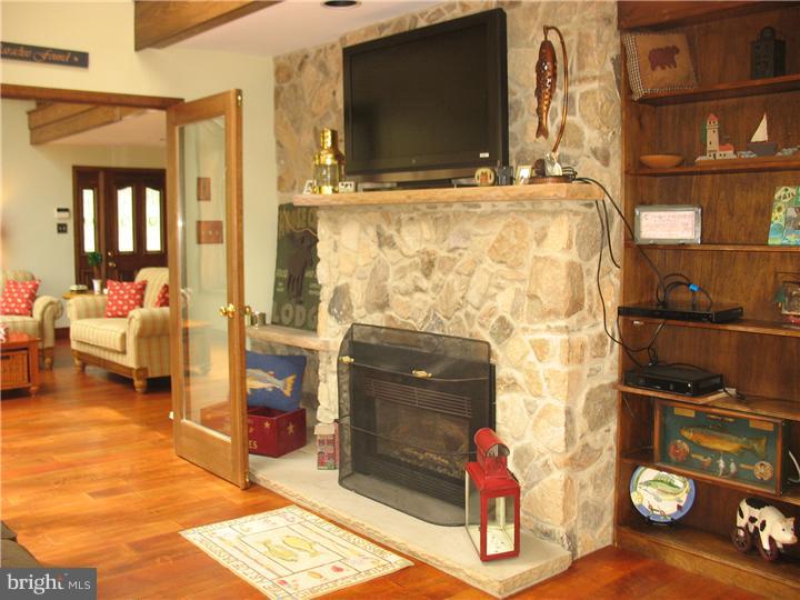 25 Pine Road Medford, NJ 08055 - Photo 10 of 25 Family Room