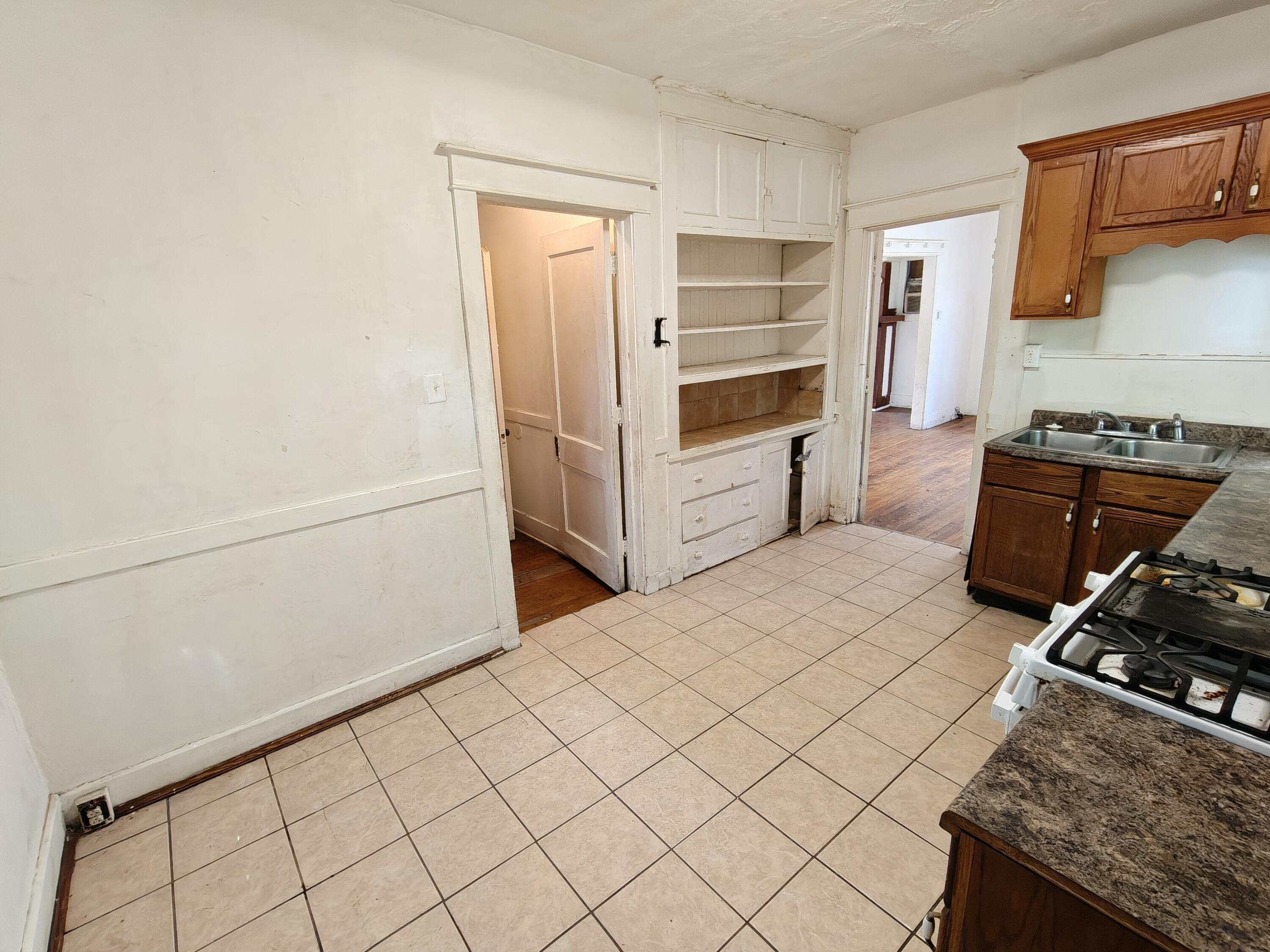 701 Tyler Street Gary, IN 46402 - Photo 11 of 37 3000x2250