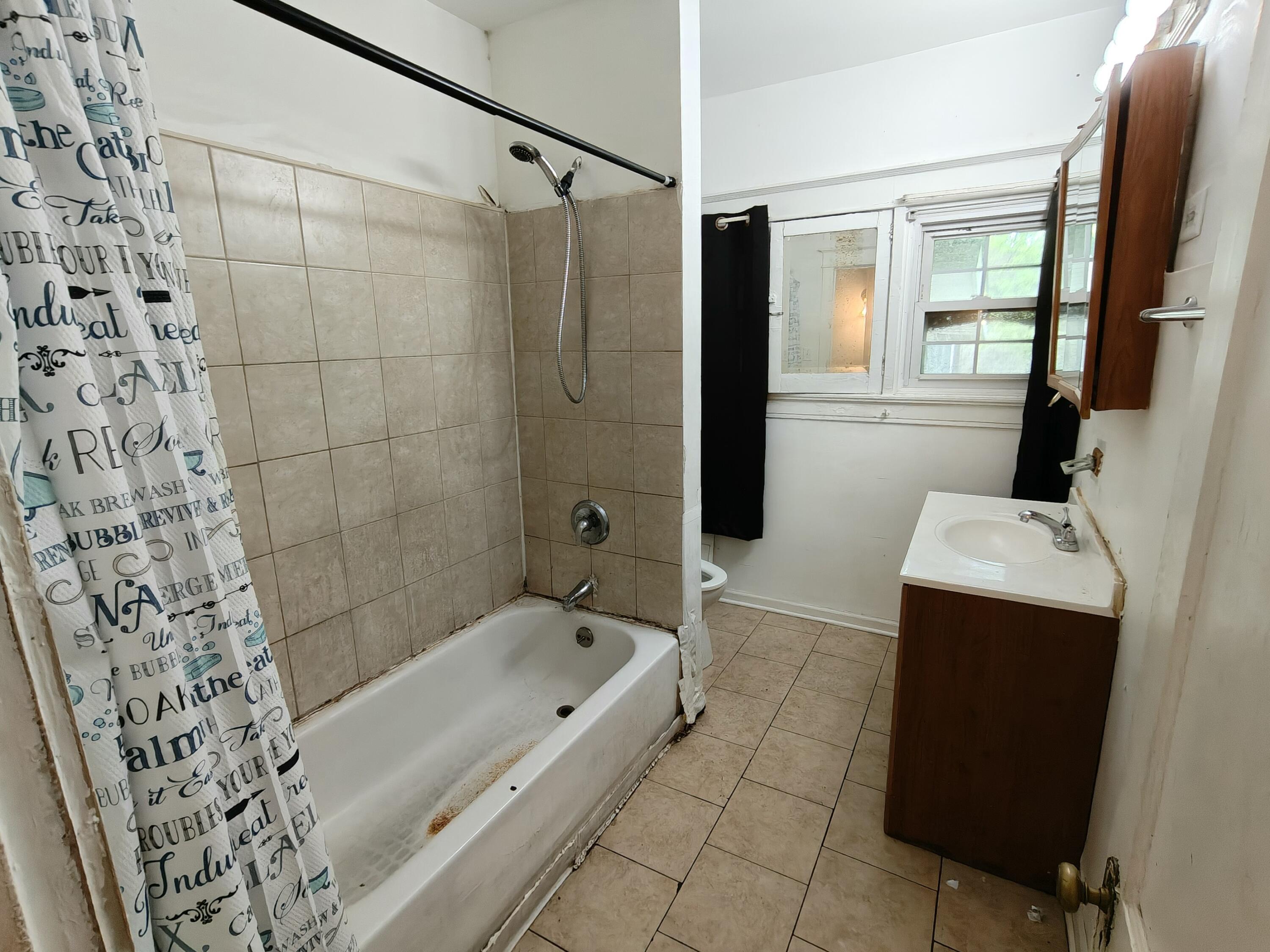 701 Tyler Street Gary, IN 46402 - Photo 17 of 37 3000x2250