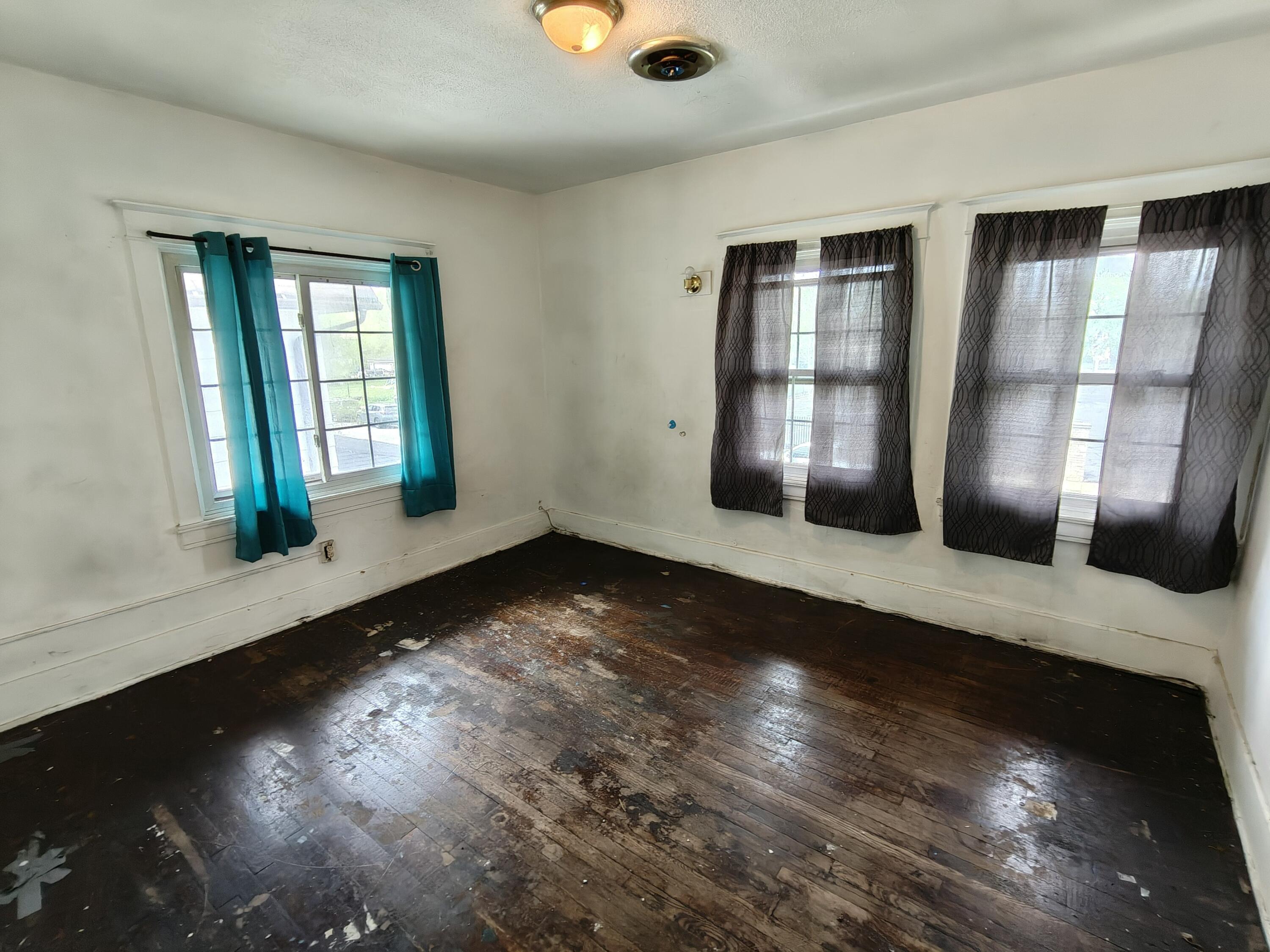 701 Tyler Street Gary, IN 46402 - Photo 22 of 37 3000x2250