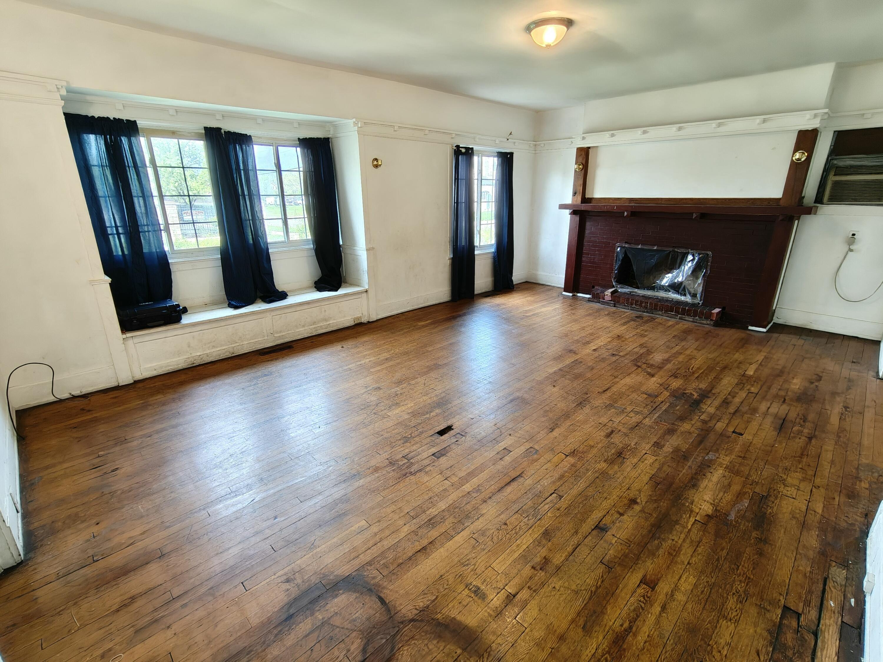 701 Tyler Street Gary, IN 46402 - Photo 5 of 37 3000x2250